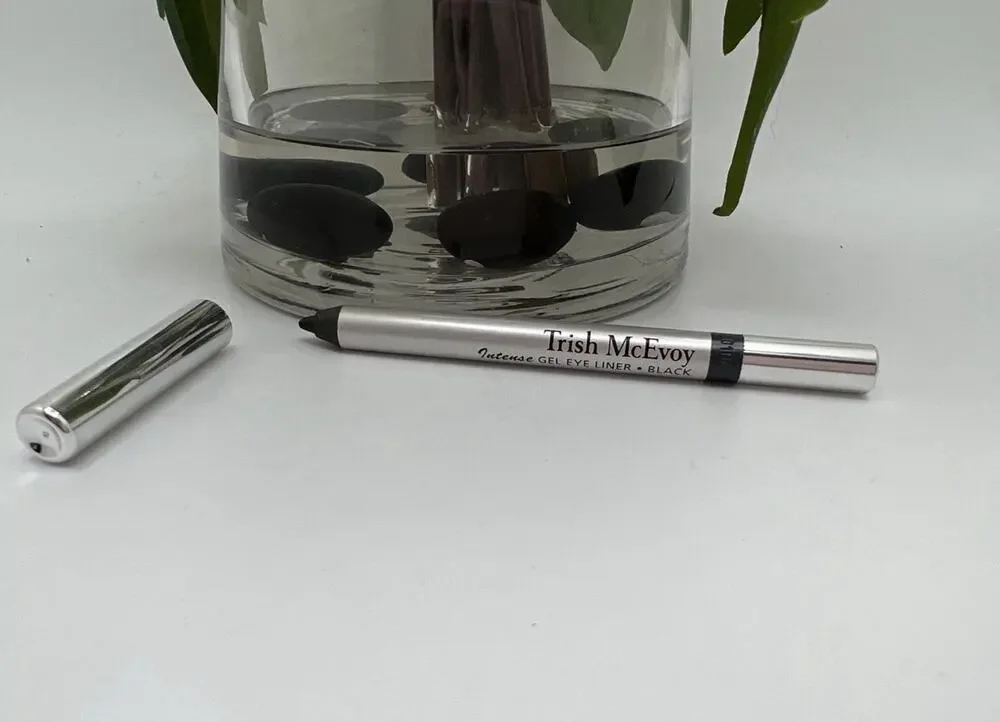 Trish McEvoy INTENSE GEL EYELINER Pencil BLACK Deluxe Travel Size 0.03oz/0.8g